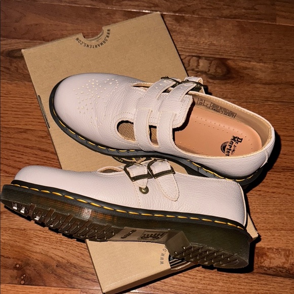 Dr. Martens 8065 Mary Jane - Picture 4 of 5